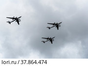 Стратегические бомбардировщики Ту-95МС на параде в День ВМФ (репетиция). Санкт-Петербург (2021 год). Стоковое фото, фотограф Александр Щепин / Фотобанк Лори
