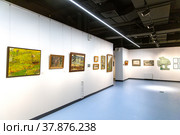 Picture gallery of modern art in Sinara Art Gallery. Interior of the most famous cultural center in the city of Yekaterinburg. Редакционное фото, фотограф Евгений Ткачёв / Фотобанк Лори