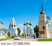Вид на Соборную площадь в солнечный летний день. Коломенский кремль. Город Коломна. Московская область. Россия (2022 год). Редакционное фото, фотограф E. O. / Фотобанк Лори