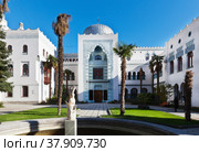 KOREIZ, YALTA, CRIMEA, RUSSIA - October 26, 2021:  Beautiful Dulber Palace in the Moorish style (XIX century) for the Grand Duke Peter Nikolaevich Romanov by the architect N. Krasnov. Редакционное фото, фотограф Виктория Катьянова / Фотобанк Лори