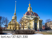 Весенний день на территории Петропавловской крепости. Санкт-Петербург (2022 год). Стоковое фото, фотограф Анна Карасева / Фотобанк Лори