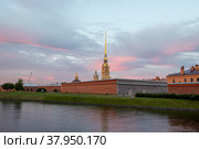 Санкт-Петербург. Вид на Петропавловскую крепость с Кронверкского моста (2022 год). Редакционное фото, фотограф Литвяк Игорь / Фотобанк Лори