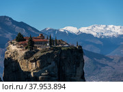 Монастырь Святой Троицы (Агиа Триас) в комплексе монастырей Метеоры в Греции (2018 год). Стоковое фото, фотограф Дымов Игорь / Фотобанк Лори