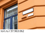 Preparation of plates for house number and street name. Стоковое фото, фотограф Марина Шабардина / Фотобанк Лори