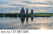 Kind of Kizhi churchyard from the lake (2021 год). Редакционное фото, фотограф Михаил Аккуратoв / Фотобанк Лори