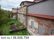 Руины усадьбы графа С.А. Строганова (XVIII-XIX век). Псковская область, Порховский район, поселок Волышово (2022 год). Стоковое фото, фотограф Анна Карасева / Фотобанк Лори
