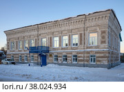 Старое здание Калязинского колледжа на улице Карла Маркса. Тверская область, Россия (2022 год). Редакционное фото, фотограф Анна Карасева / Фотобанк Лори
