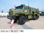 Тяжелая огнеметная система ТОС-2  на базе грузовика "Урал". Эксопнат международного военно-технического форума "Армия-2022", Парк Патриот. Редакционное фото, фотограф Виктор Карасев / Фотобанк Лори