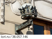 Уличный фонарь магазина "Ноты". Санкт-Петербург (2018 год). Редакционное фото, фотограф Александр Щепин / Фотобанк Лори
