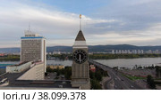 Красноярский Биг-Бэн. Krasnoyarsk Big-Ben. Съёмка с дрона по наклонной спирали, с близким приближением к объекту (2022 год). Редакционное видео, видеограф Игорь Якушин / Фотобанк Лори