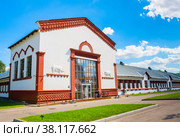 Павильон № 47 «Свиноводство» (сейчас Дом ремёсел). Летний день. ВДНХ. Москва. Россия (2022 год). Редакционное фото, фотограф E. O. / Фотобанк Лори