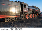 Советский грузовой паровоз Л-4429 (Лебедянка) крупным планом солнечным октябрьским утром. Сортавала, Карелия (2021 год). Редакционное фото, фотограф Виктор Карасев / Фотобанк Лори