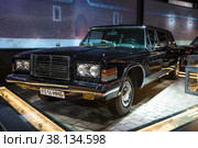 ЗИЛ-4104 — персональный автомобиль руководителей Советского Союза Л.И. Брежнева и Ю.А. Андропова. Гараж особого назначения. Москва (2022 год). Редакционное фото, фотограф Виктор Карасев / Фотобанк Лори