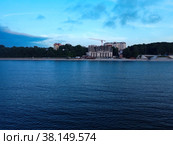 Вид с моря на строящийся дом. Пионерский пляж (2022 год). Стоковое фото, фотограф Игорь Грейлих / Фотобанк Лори