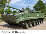 БМП-3 (боевая машина пехоты) крупным планом солнечным августовским днем. Алабино (2022 год). Редакционное фото, фотограф Виктор Карасев / Фотобанк Лори