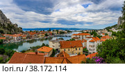 Panoramic landscape of Omis city on a cloudy day (2015 год). Стоковое фото, фотограф Михаил Аккуратoв / Фотобанк Лори