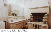 Interior view of rich decorated baths of Castle de Haar. (2022 год). Редакционное видео, видеограф Яков Филимонов / Фотобанк Лори