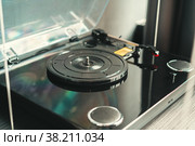 Close up shot of a vintage record player. Стоковое фото, фотограф Сергей Толмачёв / Фотобанк Лори