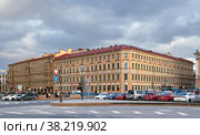 View of A.N. Yakunchikova House - House of Culture named after Volodarsky from Isaakievskaya Square, built in 1850-1851, landmark: St. Petersburg, Russia - 07 October, 2022. Редакционное фото, фотограф Алексей Голованов / Фотобанк Лори