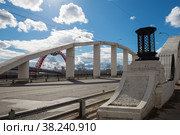 МОСКВА. Вид на Хорошевский мост в весенний день - мост через Хорошевское спрямление Москвы-реки в районе Серебряного бора. Соединяет проспект Маршала Жукова с Таманской улицей. (2021 год). Стоковое фото, фотограф Pukhov K / Фотобанк Лори