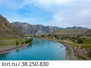 Malyi Yaloman village in the Altai Mountains. Стоковое фото, фотограф Ольга Остроухова / Фотобанк Лори