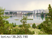 Водохранилище Сайран  в Алма-Ате вид с южного берега (2020 год). Редакционное фото, фотограф Михаил Старшов / Фотобанк Лори