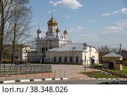 Вид на Воскресенский собор в солнечный майский весенний день.  Город Руза, площадь Партизан,21.  Рузский район Московской области, Россия (2022 год). Редакционное фото, фотограф Наталья Николаева / Фотобанк Лори