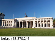 Вид на внешние крепостные ворота на Хелденплац (площадь Героев) в Вене. Австрия (2012 год). Стоковое фото, фотограф Наталья Волкова / Фотобанк Лори