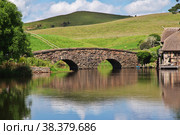 Hobbiton, New Zealand - 15 Dec 2018. Hobbiton is theme Park in New Zealand. Редакционное фото, фотограф Сергей Стрелков / Фотобанк Лори