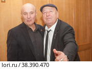 Николай Лукинский, российский артист разговорного жанра и Пеленягрэ Виктор, российский поэт и драматург (2022 год). Редакционное фото, фотограф Малышев Андрей / Фотобанк Лори