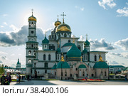 Istra, Russia-August 10, 2019: resurrection Cathedral in the new Jerusalem monastery on a Sunny summer day. Tourist attractions in Russia. Редакционное фото, фотограф Оксана Медведева / Фотобанк Лори