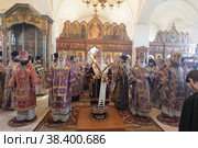 Литургия в Великий четверг в Бобреневом монастыре Коломны (2018 год). Редакционное фото, фотограф Дмитрий Неумоин / Фотобанк Лори