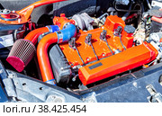 Close up view of tuned car engine of Lada 2170 Priora vehicle (2022 год). Редакционное фото, фотограф FotograFF / Фотобанк Лори