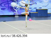 Girl competes in rhythmic gymnastics. Стоковое фото, фотограф Владимир Галкин / Фотобанк Лори
