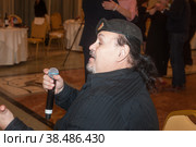 Александр Савин, российский певец, заслуженный артист России (2022 год). Редакционное фото, фотограф Малышев Андрей / Фотобанк Лори