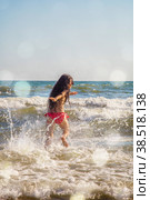 girl playing in sea. Стоковое фото, фотограф Lekcej / Фотобанк Лори