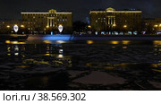Ледоход на Москве-реке с видом на Фрунзенскую набережную ночью / Video of ice drift on the Moscow river at the winter night. Moscow. Russia (2022 год). Редакционное видео, видеограф Сергей Пристяжнюк (Serg Zastavkin) / Фотобанк Лори