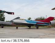 Волгоградская область, Средняя Ахтуба, Россия. Боевой самолёт, реактивный истребитель МиГ-19, на территории музея, военная авиация. (2022 год). Редакционное фото, фотограф Андрей Цыганков / Фотобанк Лори