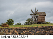 Museum of Wooden Architecture. Mill. Russia, Republic of Karelia, Kizhi (2014 год). Редакционное фото, фотограф Photojuli / Фотобанк Лори