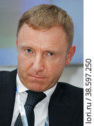 Russia. St. Petersburg. The 17th St. Petersburg International Economic Forum (SPIEF 2013). Minister of Education and Science of the Russian Federation Dmitry Livanov. Россия. Санкт-Петербург. 17-й Петербургский международный экономический форум (ПМЭФ 2013). Министр образования и науки РФ Дмитрий Ливанов. Редакционное фото, фотограф Алексей Смышляев / Фотобанк Лори