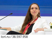 Россия. Санкт-Петербург. Ксения Разуваева, руководитель Федерального агентства по делам молодежи (Росмолодежь). Russia. Saint-Petersburg. Ksenia Razuvaeva, Head of the Federal Agency for Youth Affairs (Rosmolodezh). (2021 год). Редакционное фото, фотограф Алексей Смышляев / Фотобанк Лори