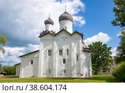 Средневековый собор Спаса Преображения (1198 г.) июльским днем. Старая Русса, Россия (2020 год). Стоковое фото, фотограф Виктор Карасев / Фотобанк Лори