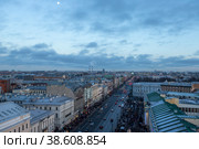 Санкт-Петербург. Новогодний город. Вид со смотровой площадки Думской башни на Невский проспект и Гостиный двор (2023 год). Редакционное фото, фотограф Литвяк Игорь / Фотобанк Лори