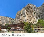 Скала долины Ашлама-дере, Бахчисарай, Крым (2022 год). Редакционное фото, фотограф Мария Кылосова / Фотобанк Лори