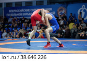 Захват за ногу. Всероссийские соревнования по вольной борьбе (2022 год). Редакционное фото, фотограф Роман Скосарев / Фотобанк Лори