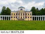 Усадьба Знаменское-Раек. Главный усадебный дом. Тверская область (2021 год). Стоковое фото, фотограф Александр Щепин / Фотобанк Лори
