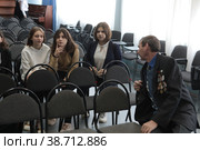 Встреча в Балашихинской средней школе в день вывода войск из Афганистана в 1989 году (2020 год). Редакционное фото, фотограф Дмитрий Неумоин / Фотобанк Лори