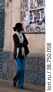 Eritrean woman at the streets of Asmara, Eritrea (2011 год). Стоковое фото, фотограф Сергей Майоров / Фотобанк Лори