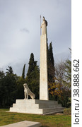 Statue of Minerva (Athens). Афина (Минерва) Парфенос. Парк Марсово поле, или Педион-ту-Ареос. Pedion tou Areos Park (Field of Mars). Афины. Аттика. Греция (2023 год). Редакционное фото, фотограф lana1501 / Фотобанк Лори