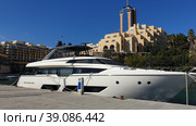 Курортный отель Hilton Malta 5*. Vjal Portomaso. St Julian's (Сент-Джулианс). Остров Мальта (2023 год). Редакционное фото, фотограф lana1501 / Фотобанк Лори